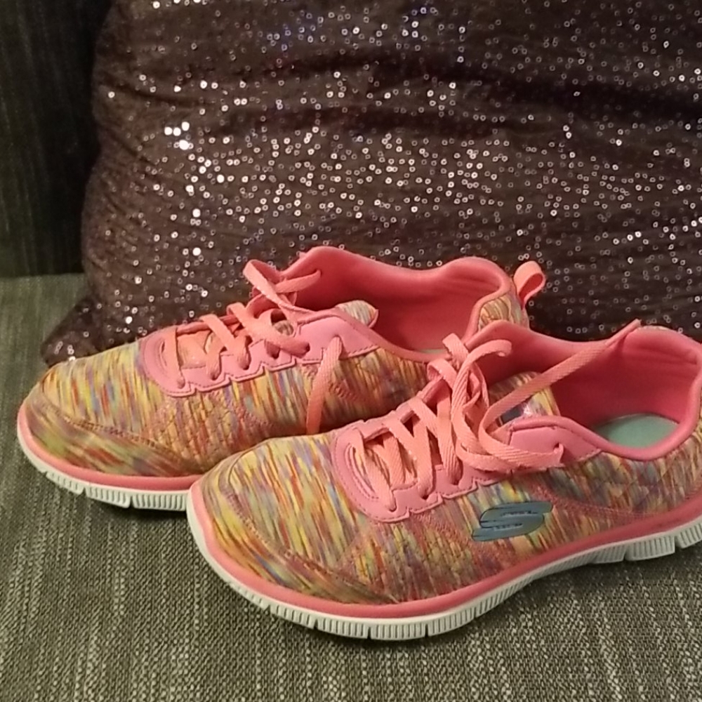 7.5 Sketchers lite-weight